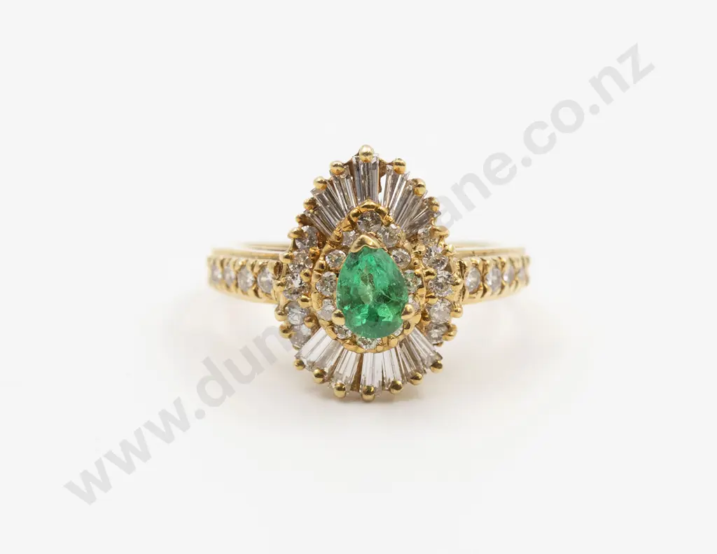 18ct 45stone Emerald & Diamond Cluster Ring Image 1++