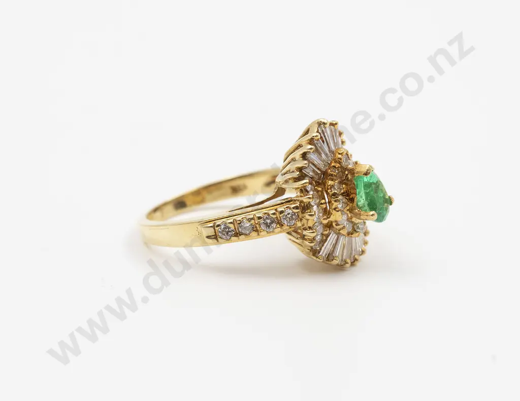 18ct 45stone Emerald & Diamond Cluster Ring Image 1++