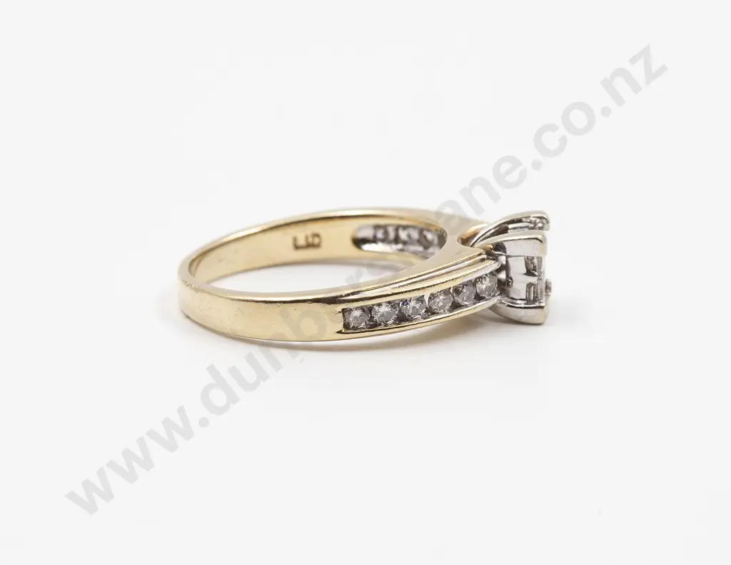 14ct 16stone Diamond Ring Image 1++