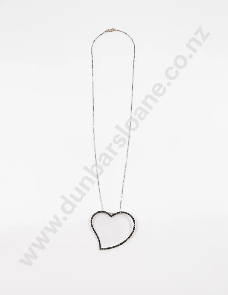 14ct White Gold 71stone Black Diamond Heart Pendant Image 1++
