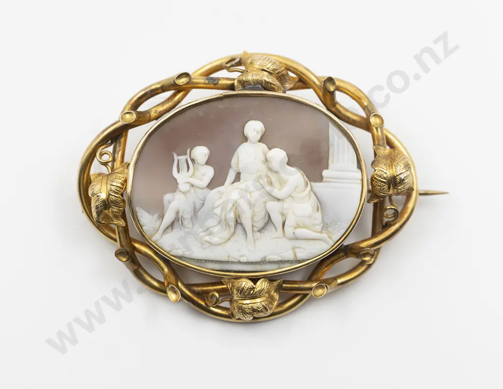 Large Victorian 9ct Framed Cameo Brooch Image 1++