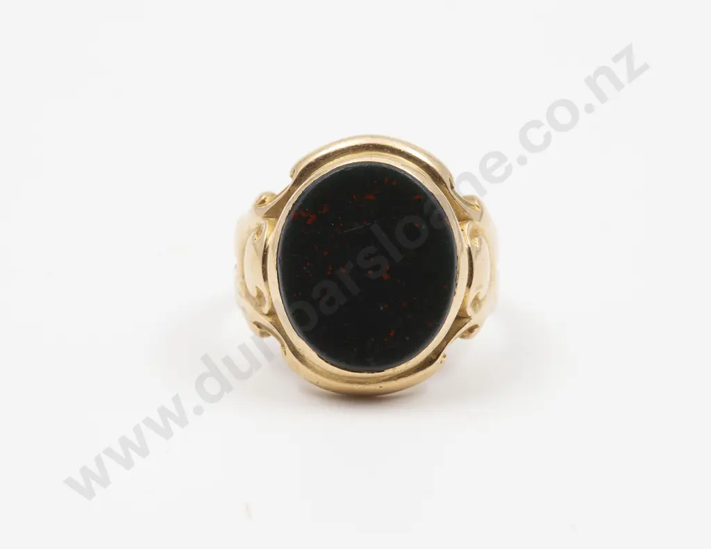Victorian 15ct Bloodstone Signet Ring Image 1++