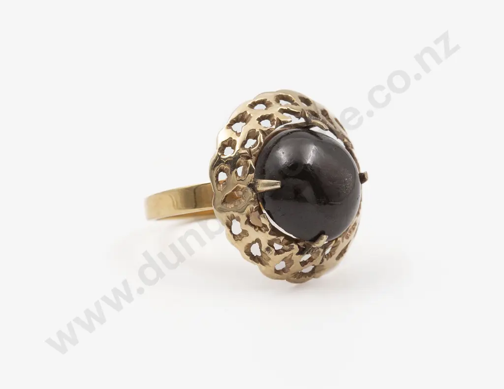 18ct Single Black Star Sapphire Dress Ring Image 1++