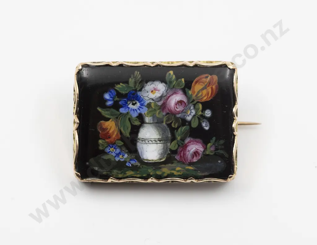 Victorian 9ct Painted Porcelain Tile Brooch Image 1++