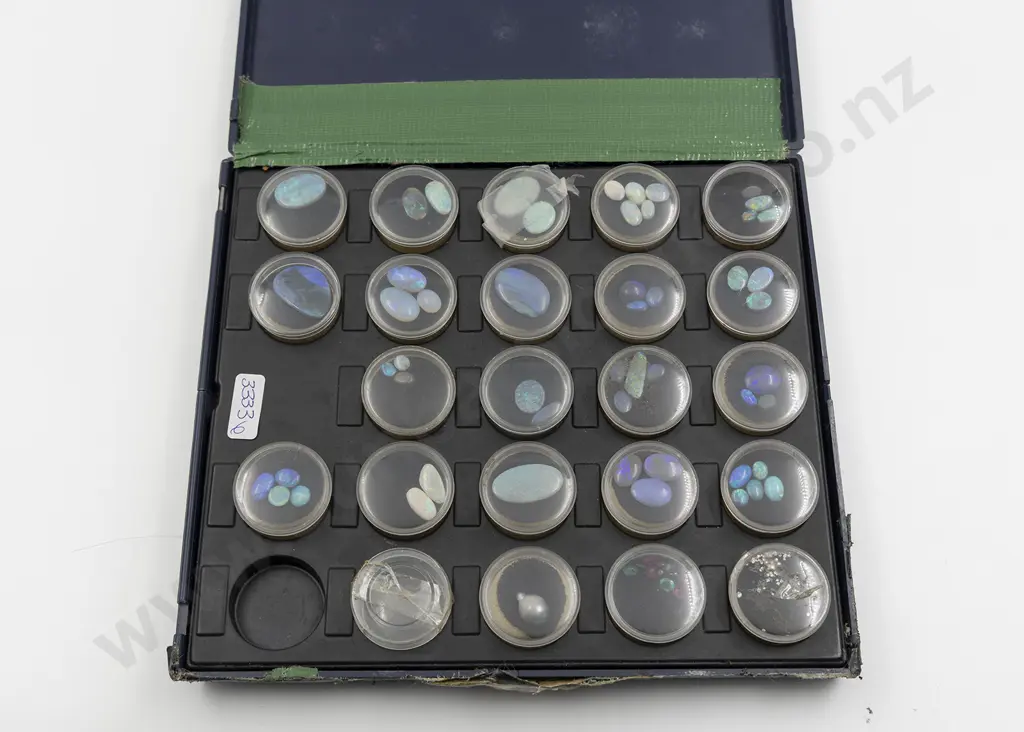 Collection Over 50 Unmounted Opals Image 1++