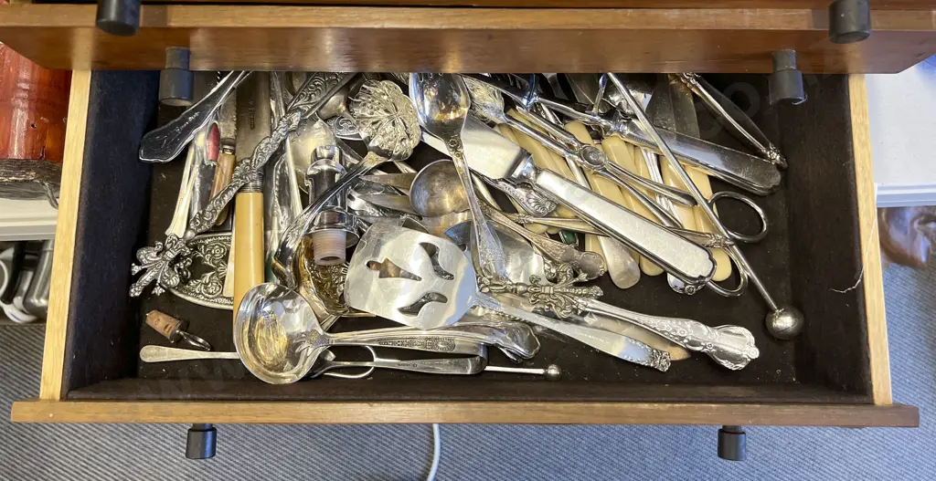 Three Drawer Canteen of Wilkens Silver Plate Cutlery together with assorted Image 1++