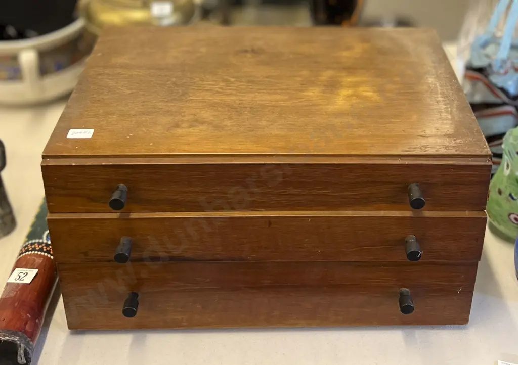 Three Drawer Canteen of Wilkens Silver Plate Cutlery together with assorted Image 1++