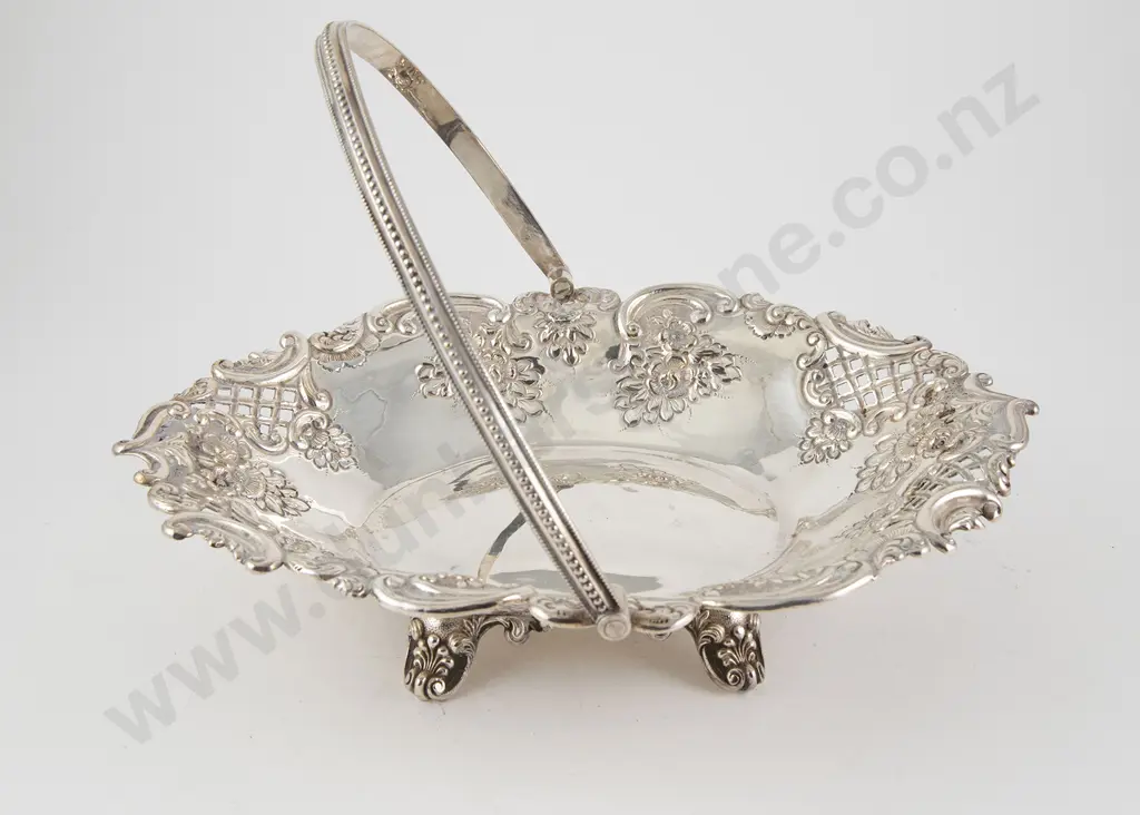 S/P Oval Cake Basket Image 1++