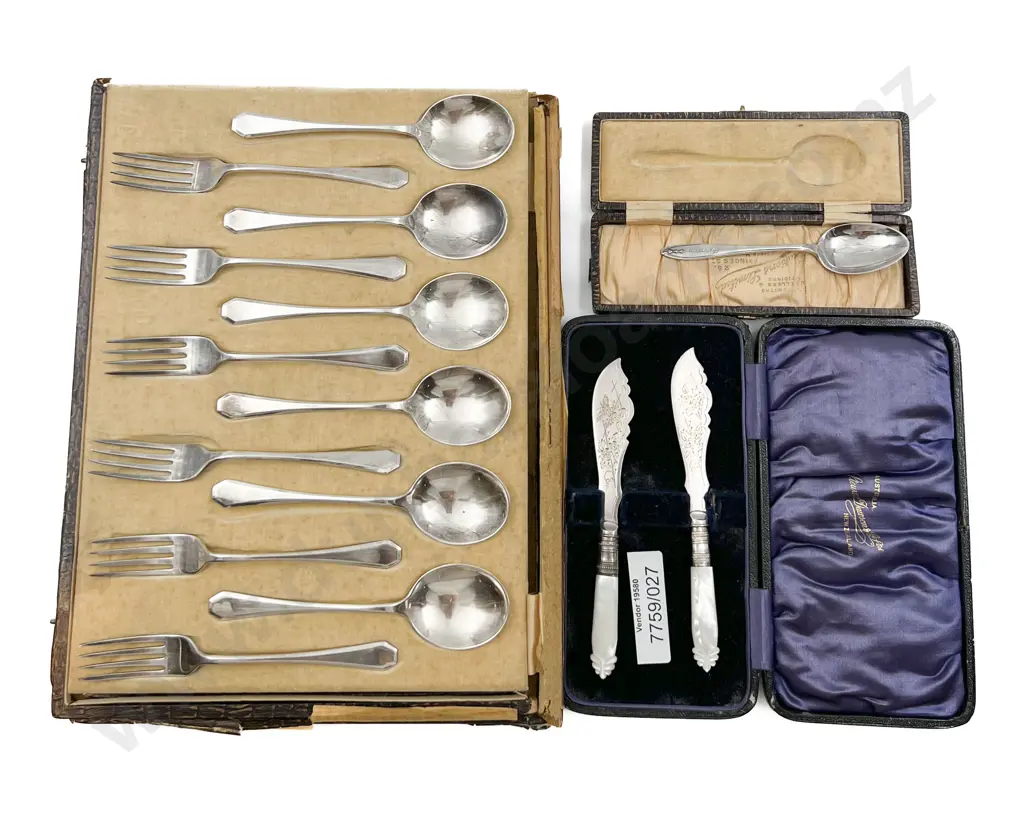 S/P Dessert Set With Christening Spoon and MOP Butter Knives Image 1++