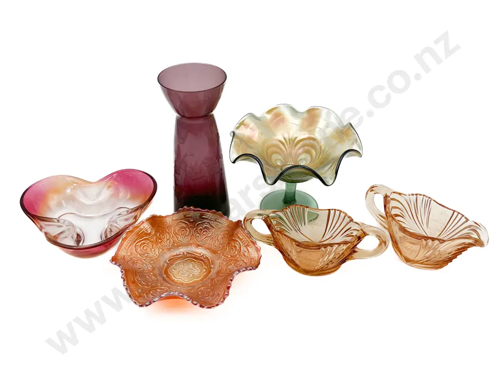 Quantity of Assorted Art Glass Incl. Carnival and Depression Image 1++