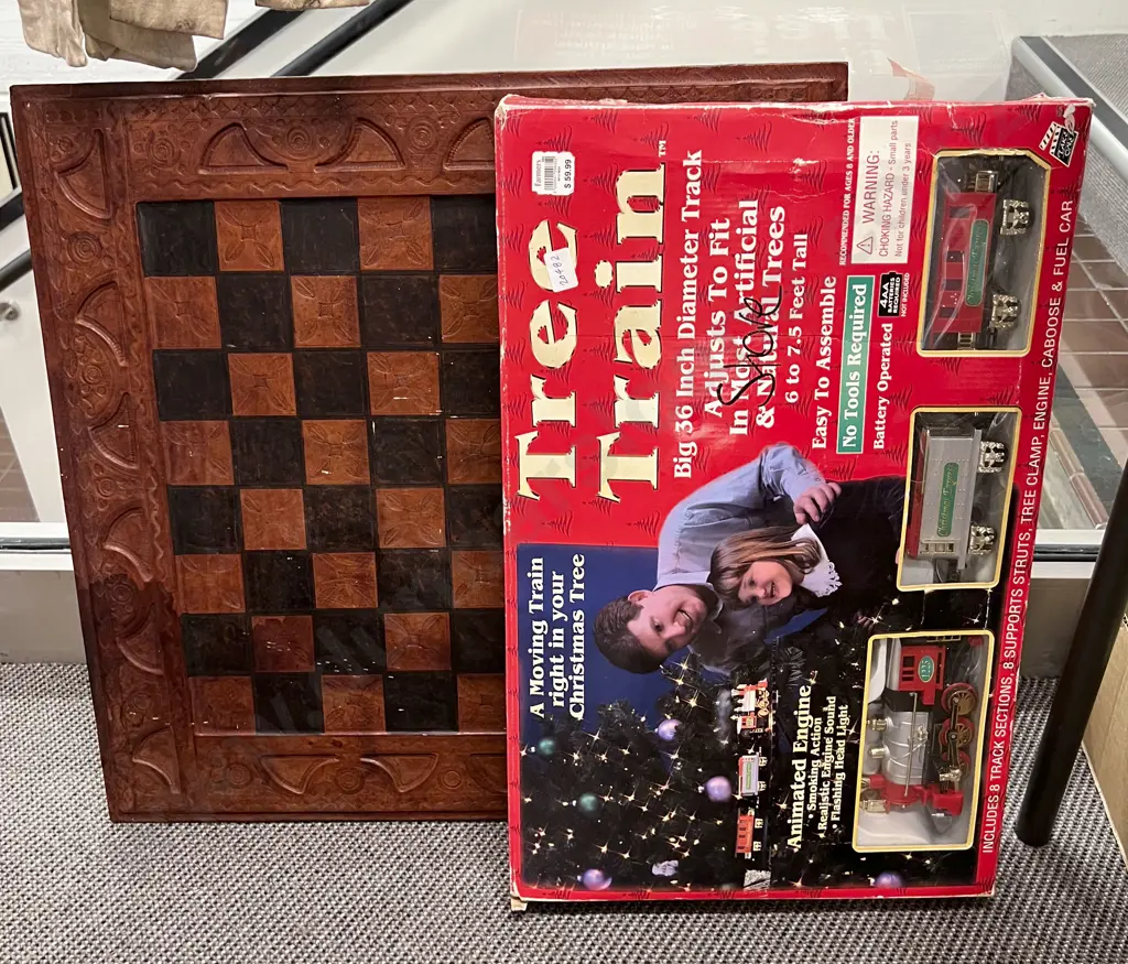 Vintage Games Board Together With Boxed Train Set Image 1++
