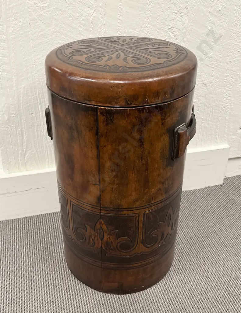 Vintage Leather Storage Box Image 1++
