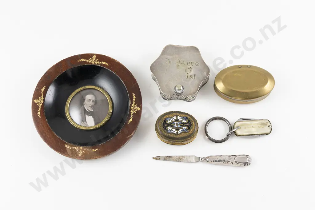 Two Brass Snuff Boxes Image 1++
