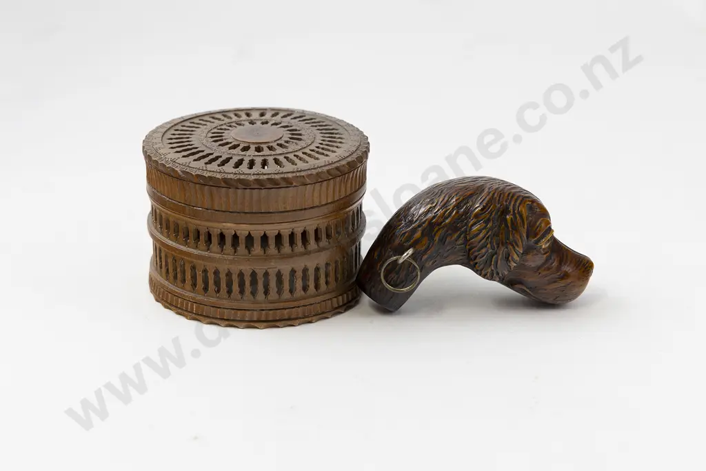 Vintage Carved Fruitwood Circular Box Image 1++