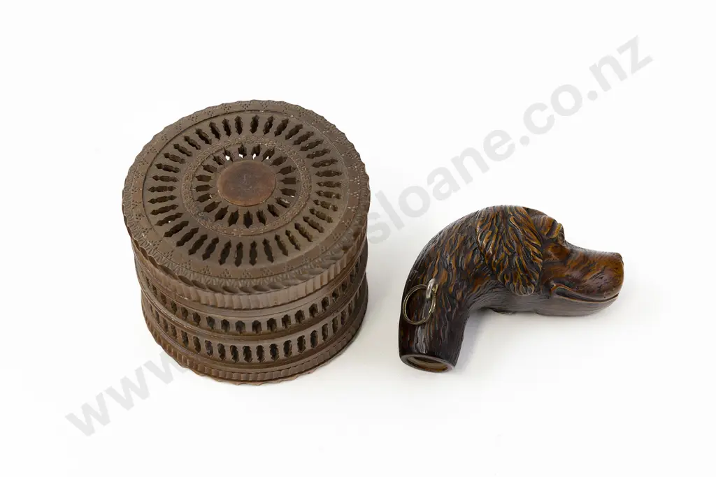 Vintage Carved Fruitwood Circular Box Image 1++