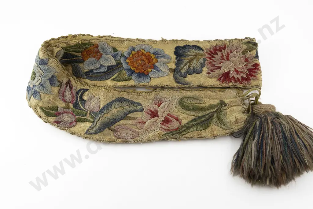 Vintage Curtain Tie Image 1++