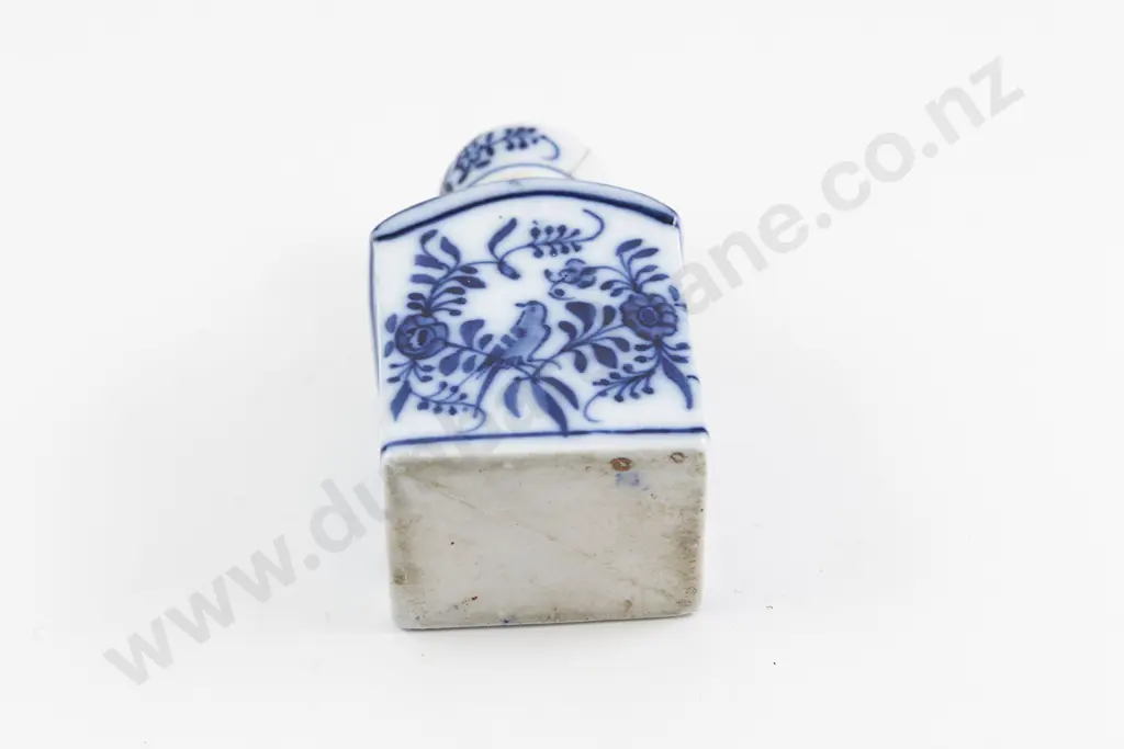 Late C19th European Blue & White Tea Caddy Image 1++