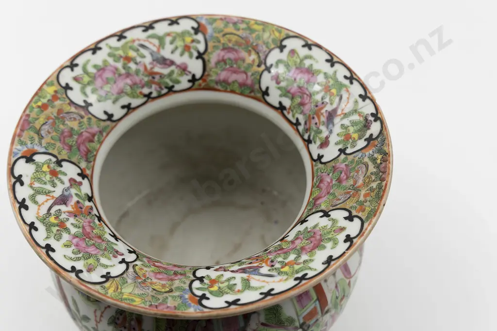 C19th Cantonese Famille Rose Export Ware Spittoon Image 1++