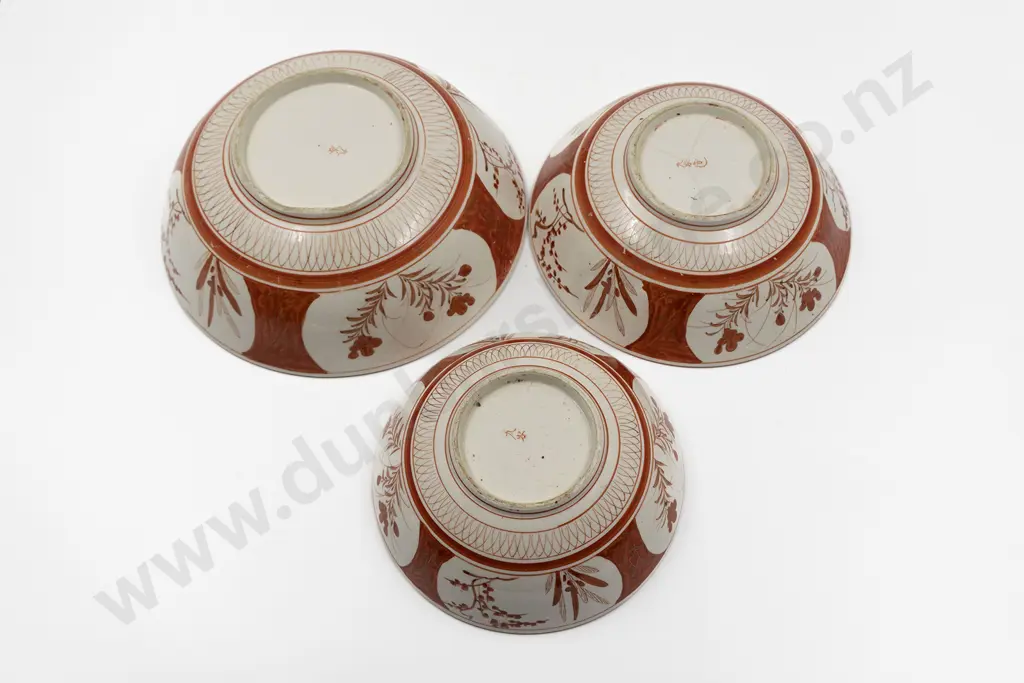 Set Of Three Late C19th Graduated Kutani Ware Bowls Image 1++