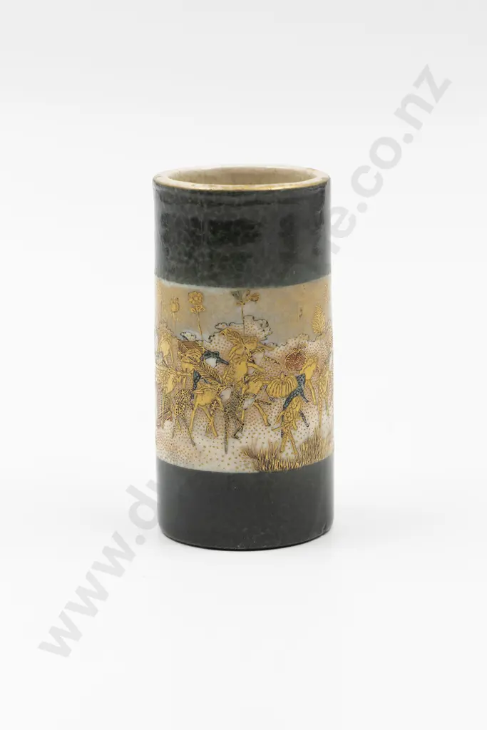 Small Fine Quality Meiji Period Satsuma Cylindrical Spill Vase Image 1++