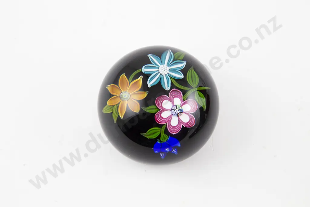 Boxed Perthshire Glass Flowerheads Paperweight Image 1++