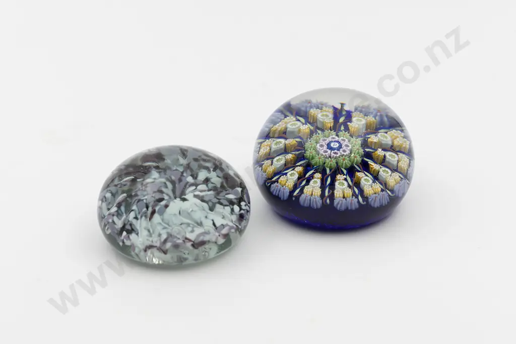 Perthshire Glass Millefiori Paperweight & Other Image 1++