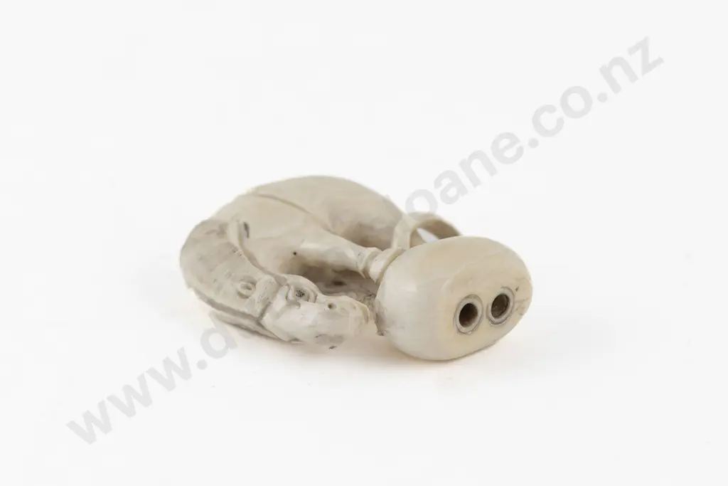 Signed Ivory Netsuke Image 1++