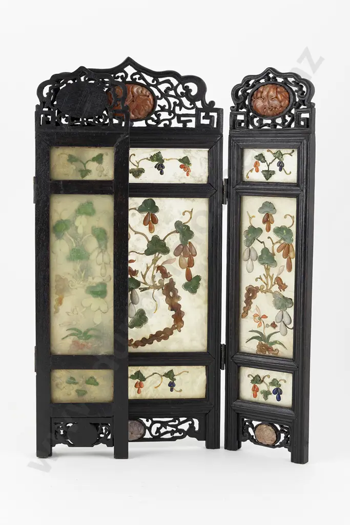 Chinese Jade and Hardstone Miniature Table Screen Image 1++