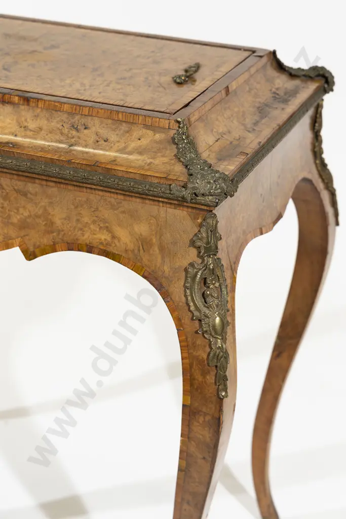 Victorian Burr Walnut Jardiniere Table Image 1++