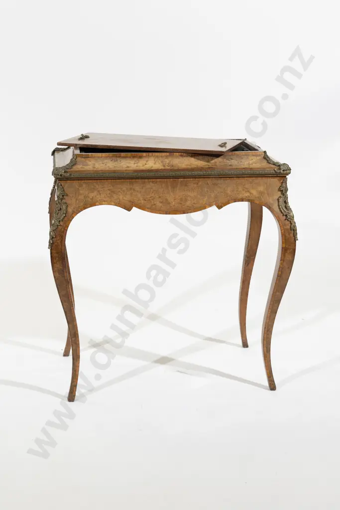 Victorian Burr Walnut Jardiniere Table Image 1++