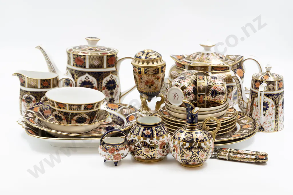 Collection Royal Crown Derby Tea Ware Image 1++