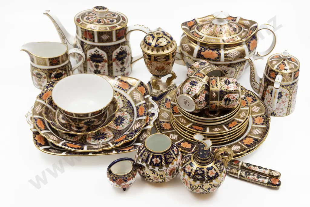 Collection Royal Crown Derby Tea Ware Image 1++