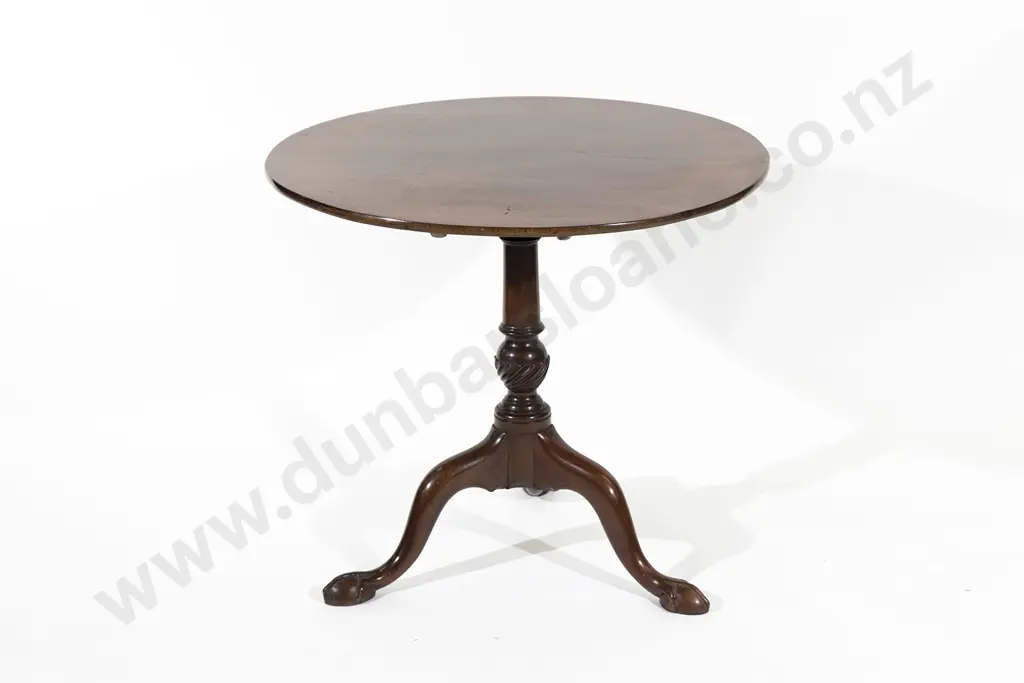 A Fine Quality Geo III Mahogany Tilt Top Supper Table Image 1++
