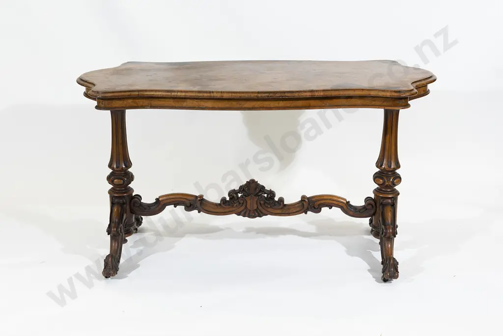 Victorian Figured Walnut Centre Table Image 1++