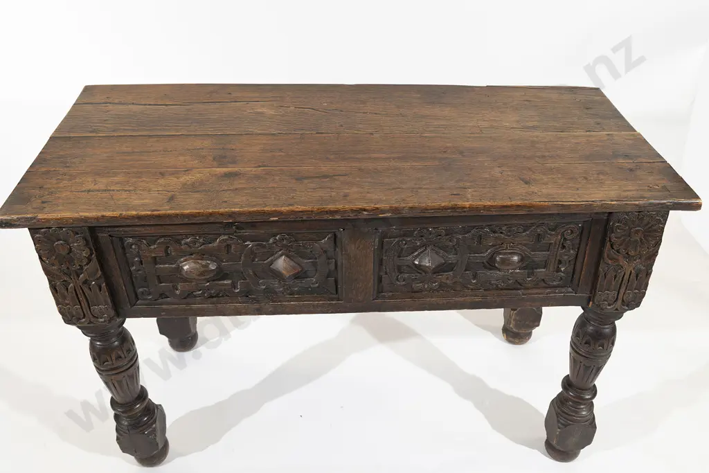 Late C16th or Early C17th Oak Side Table Image 1++