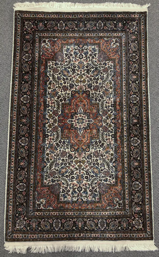 Silk Rug Image 1++