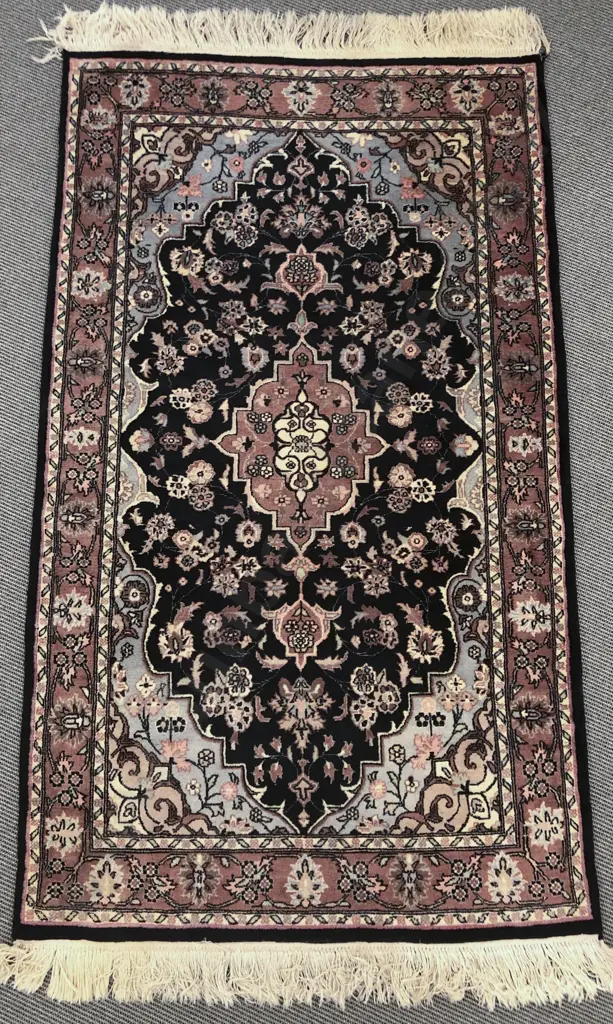 Persian Rug Image 1++