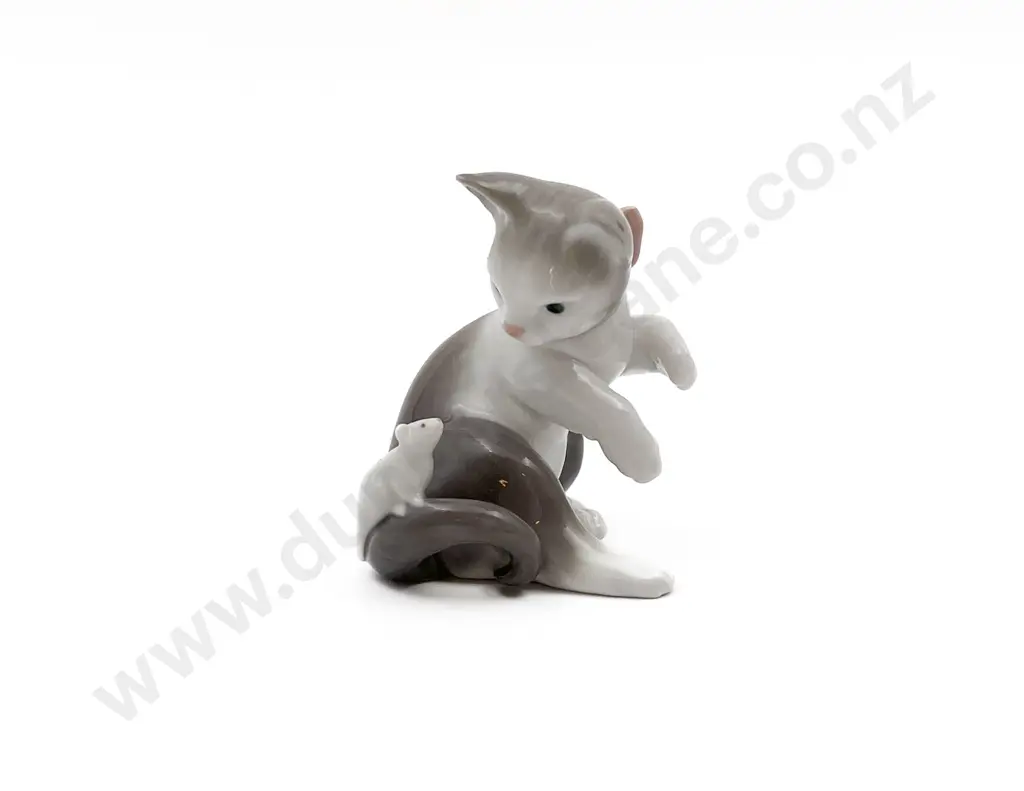 Lladro Cat and Mouse Ornament Image 1++