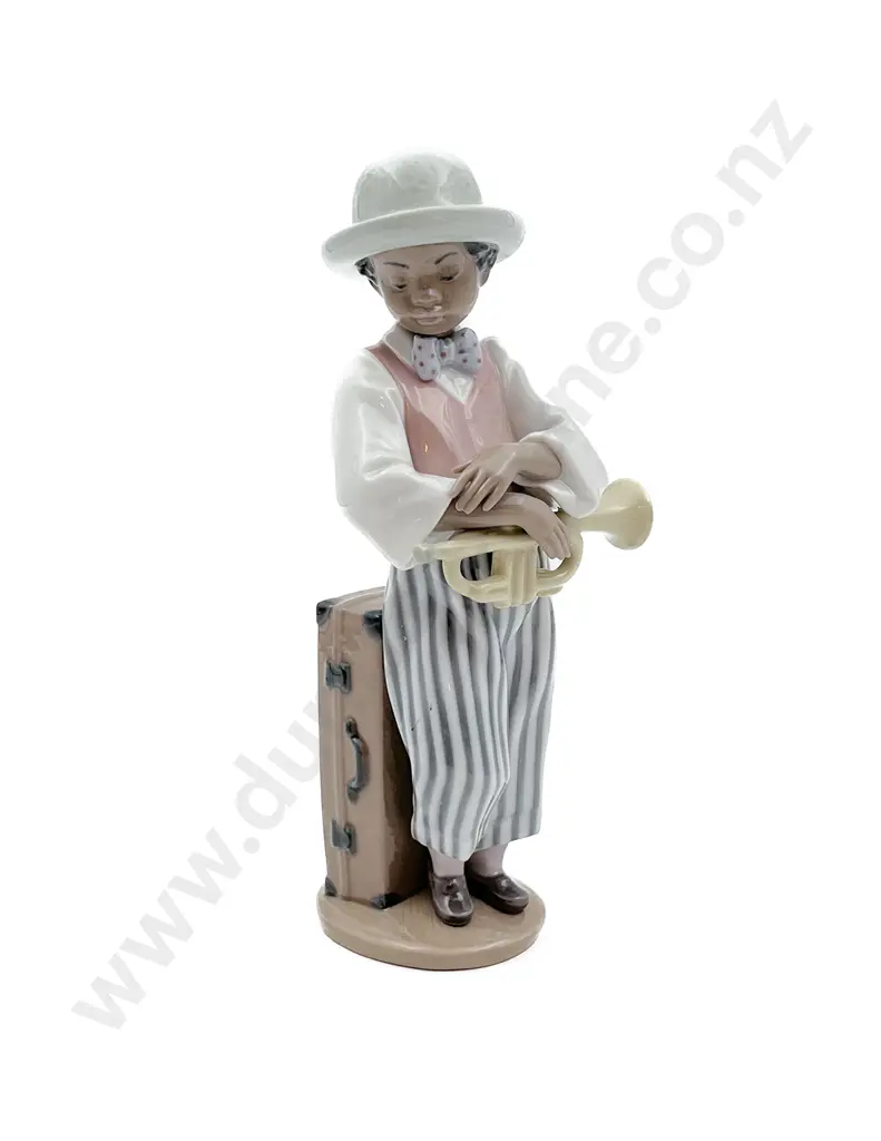 Lladro Figure of Child Musician Image 1++