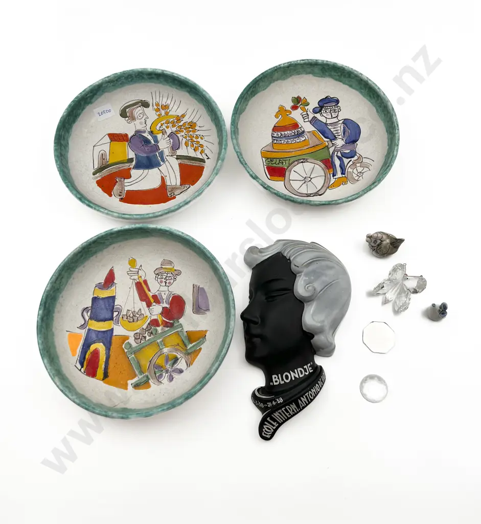 Three Hand Painted Pottery Bowls Together with Half Bust and Assorted Ornaments Image 1++