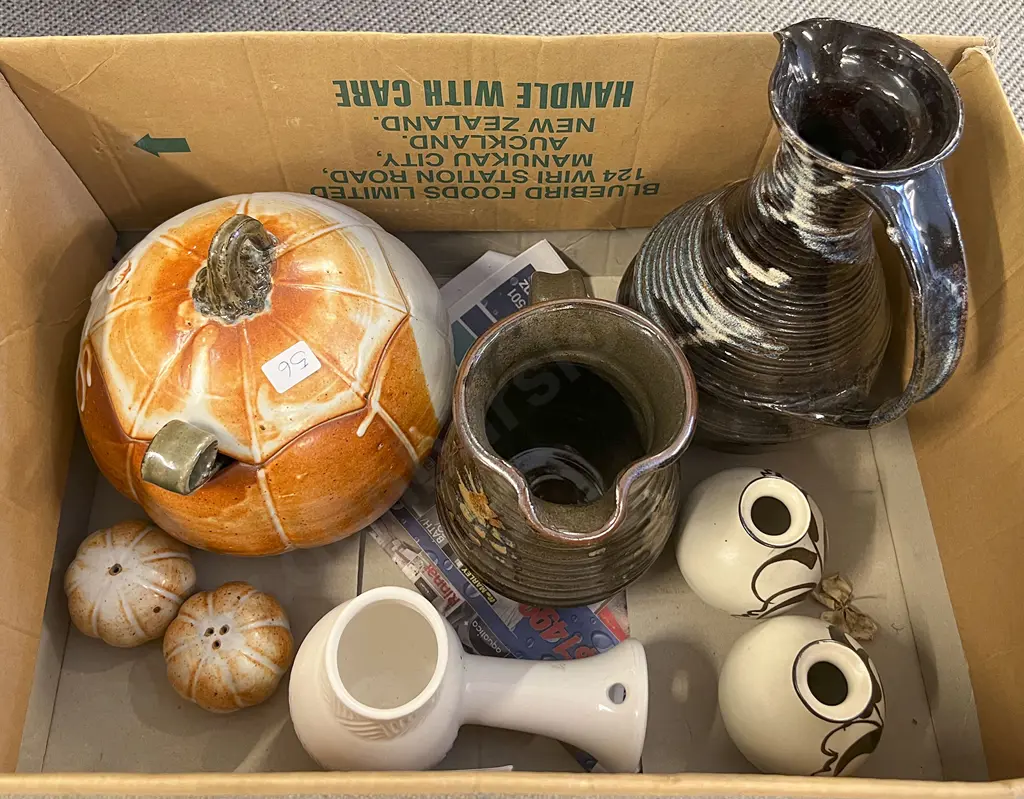Box of Assorted Pottery Including Anneke Borren Wall Vase Image 1++
