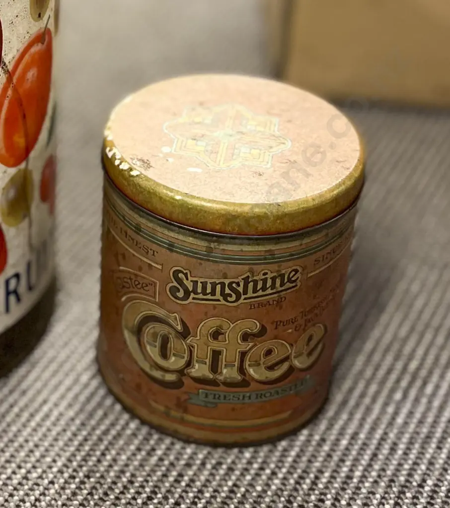 Five Assorted Vintage Tins Including "Fluffy Flour" and "Sunshine Coffee" Image 1++