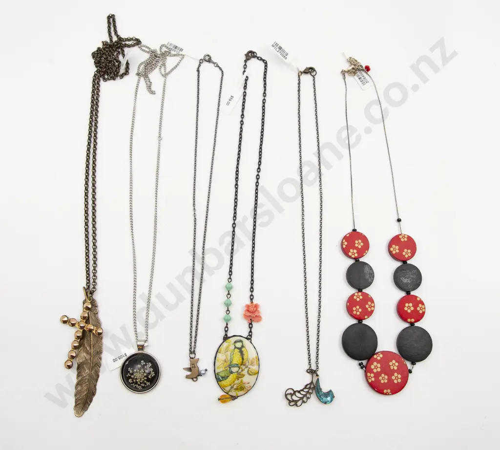 Assorted Six Necklaces/Pendants Image 1++