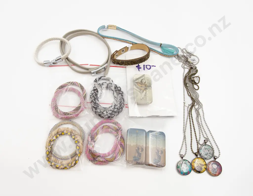 Selection Assorted Jewellery Image 1++