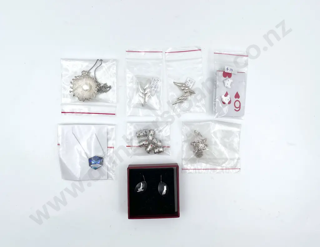 Four Assorted S/S Pendants Image 1++