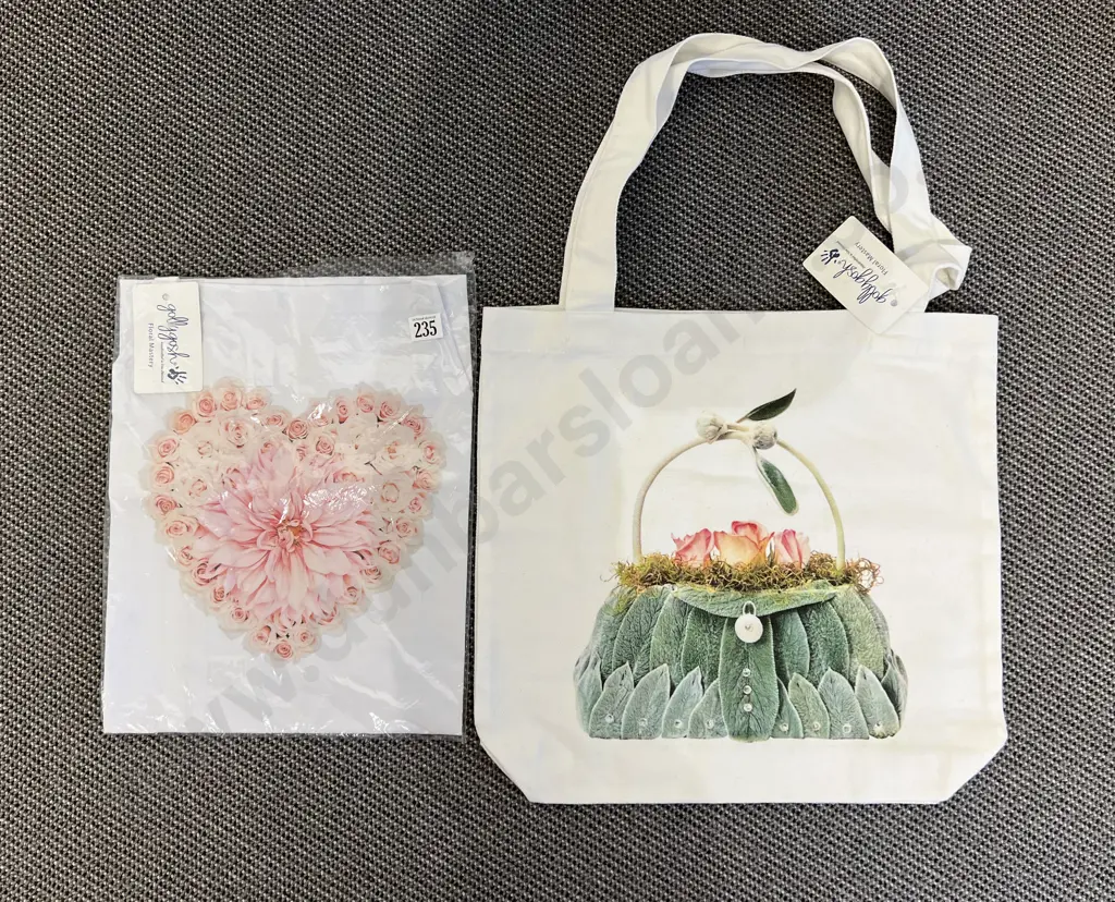 Cotton Print Carry Bag and Apron Image 1++