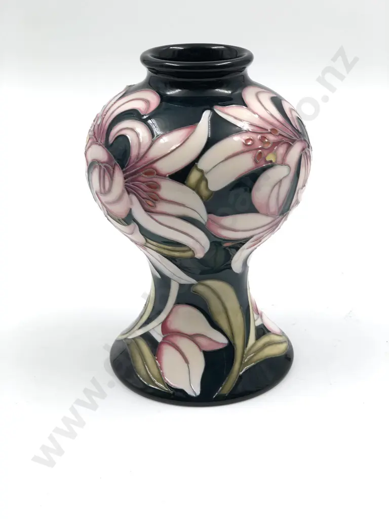 Moorcroft Vase Image 1++