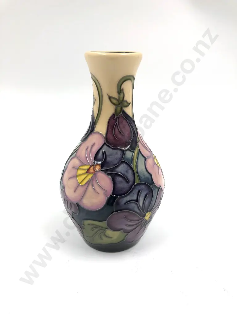 Moorcroft Vase Image 1++