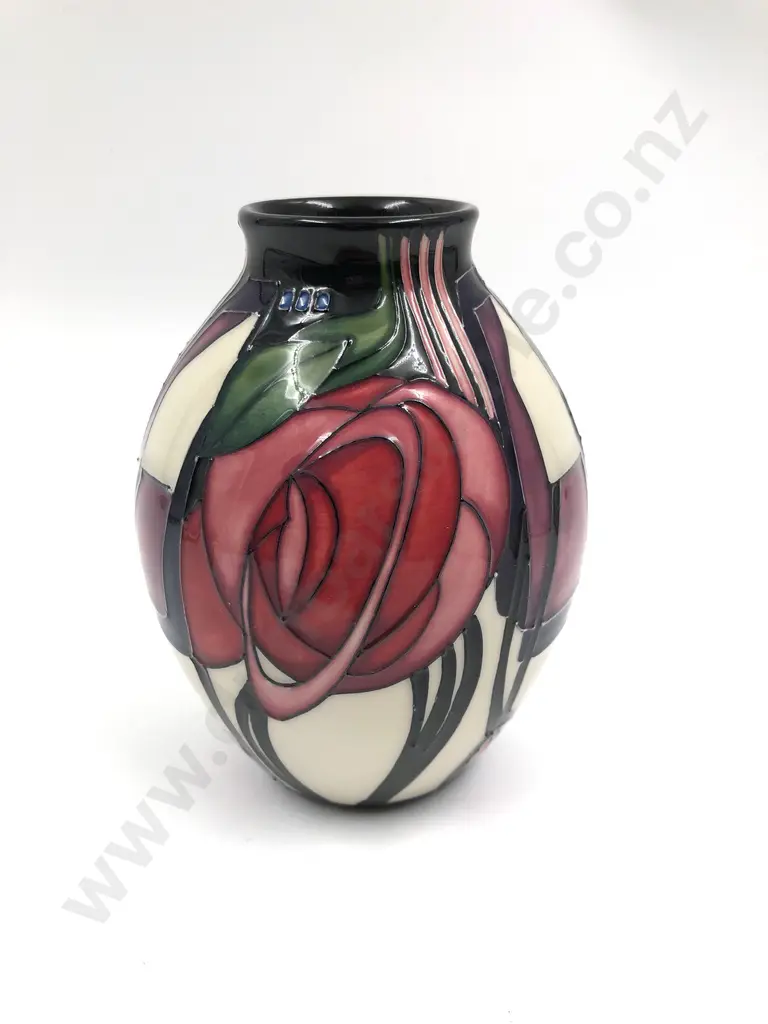Moorcroft Vase Image 1++