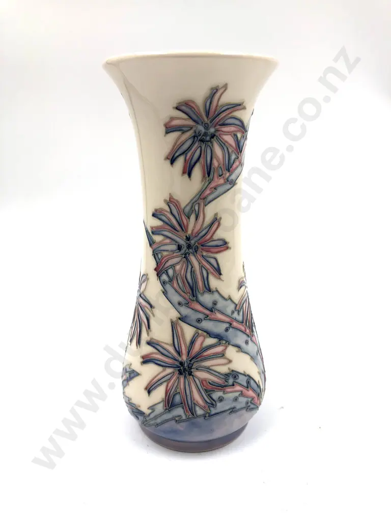 Moorcroft Vase Image 1++